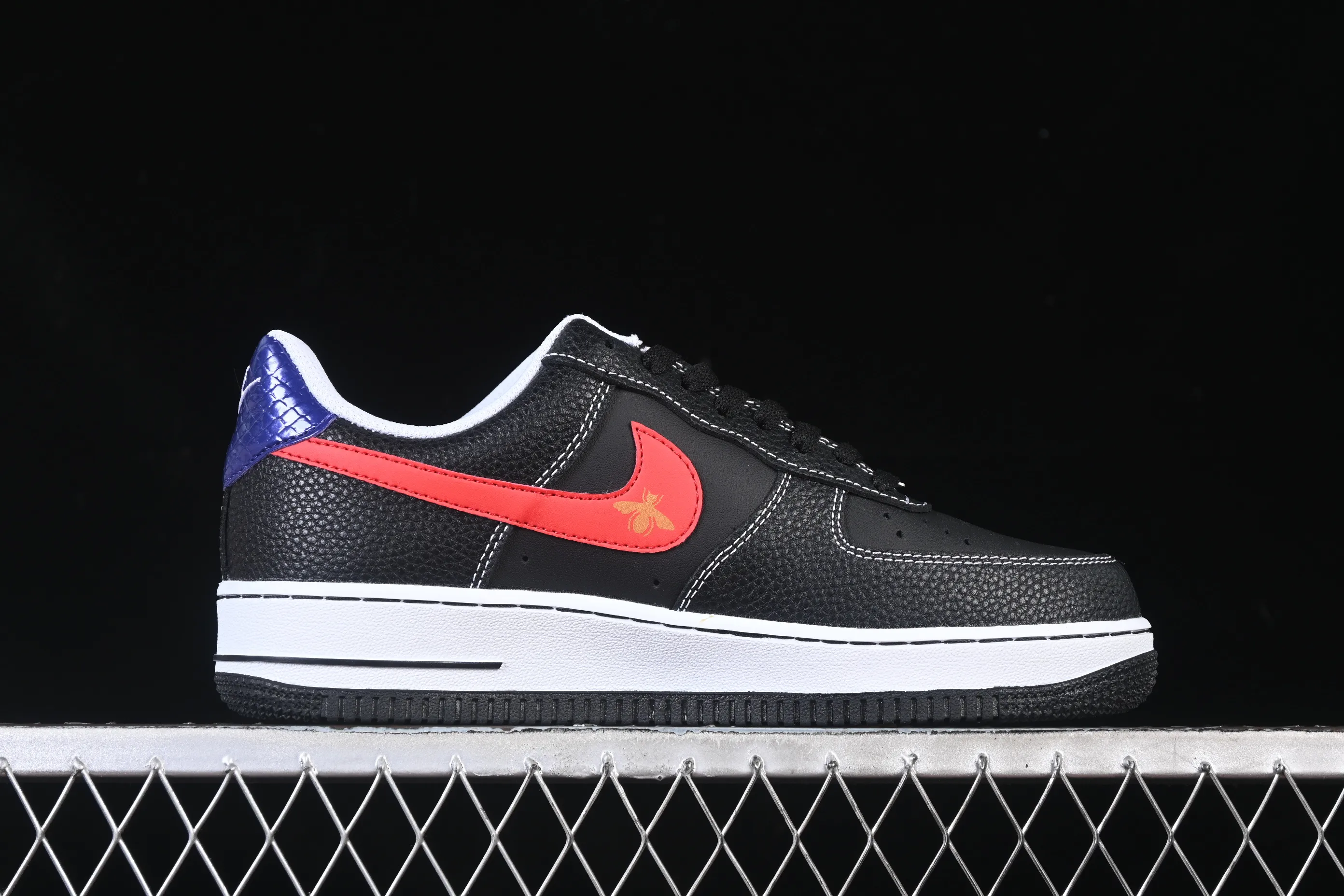 All categories Nk Air Force 1 Air Force series Nk Air Force 1 Low Air Force low-top Nike Air Force 1'07 Low Gucci joint black and red hook Air Force 1 low-top casual sneakers AH8462-001